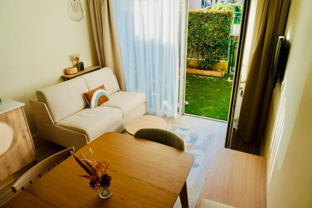 Apartamento Le Bel Iris - Acces Direct Plage Châtelaillon-Plage Exterior foto